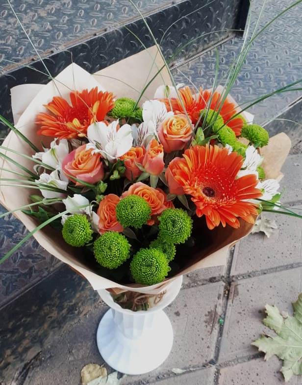 Букет цветов из: Герберы, Хризантемы, Альстромерии и Розы в Киргиз-Мияки