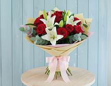 Букет цветов из:  Лилии и Розы в Киргиз-Мияки