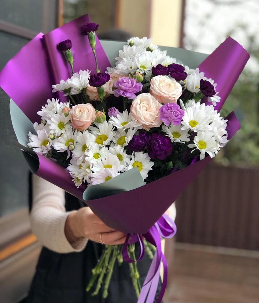 Букет цветов из: Хризантемы, Гвоздики и Розы в Киргиз-Мияки