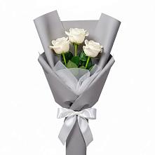 Букет 3 белые розы в Киргиз-Мияки