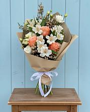 Букет цветов из:  Альстромерии, Лизиантусы, Розы и Хризантемы #REPLACE_PRED# Киргиз-Мияки