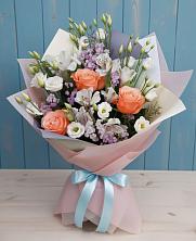 Букет цветов из:  Лизиантусы, Розы, Альстромерии и Гипсофила в Киргиз-Мияки