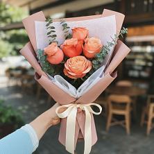 Букет цветов из:  Розы в Киргиз-Мияки