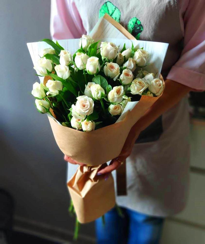 Букет цветов из: Розы в Киргиз-Мияки