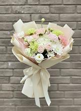 Букет цветов из:  Гвоздики, Розы, Лизиантусы и Хризантемы в Киргиз-Мияки