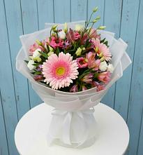 Букет цветов из:  Герберы, Альстромерии и Лизиантусы в Киргиз-Мияки