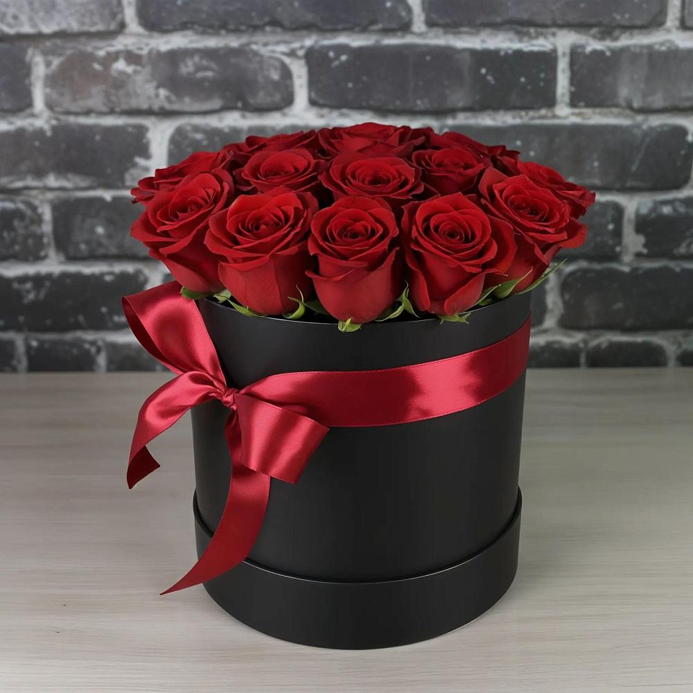 Цветочная композиция из Розы в шляпной коробке в Киргиз-Мияки