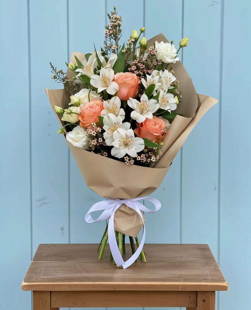 Букет цветов из: Альстромерии, Лизиантусы, Розы и Хризантемы в Киргиз-Мияки