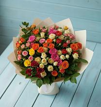 Букет Микс из разноцветных кустовых роз в Киргиз-Мияки